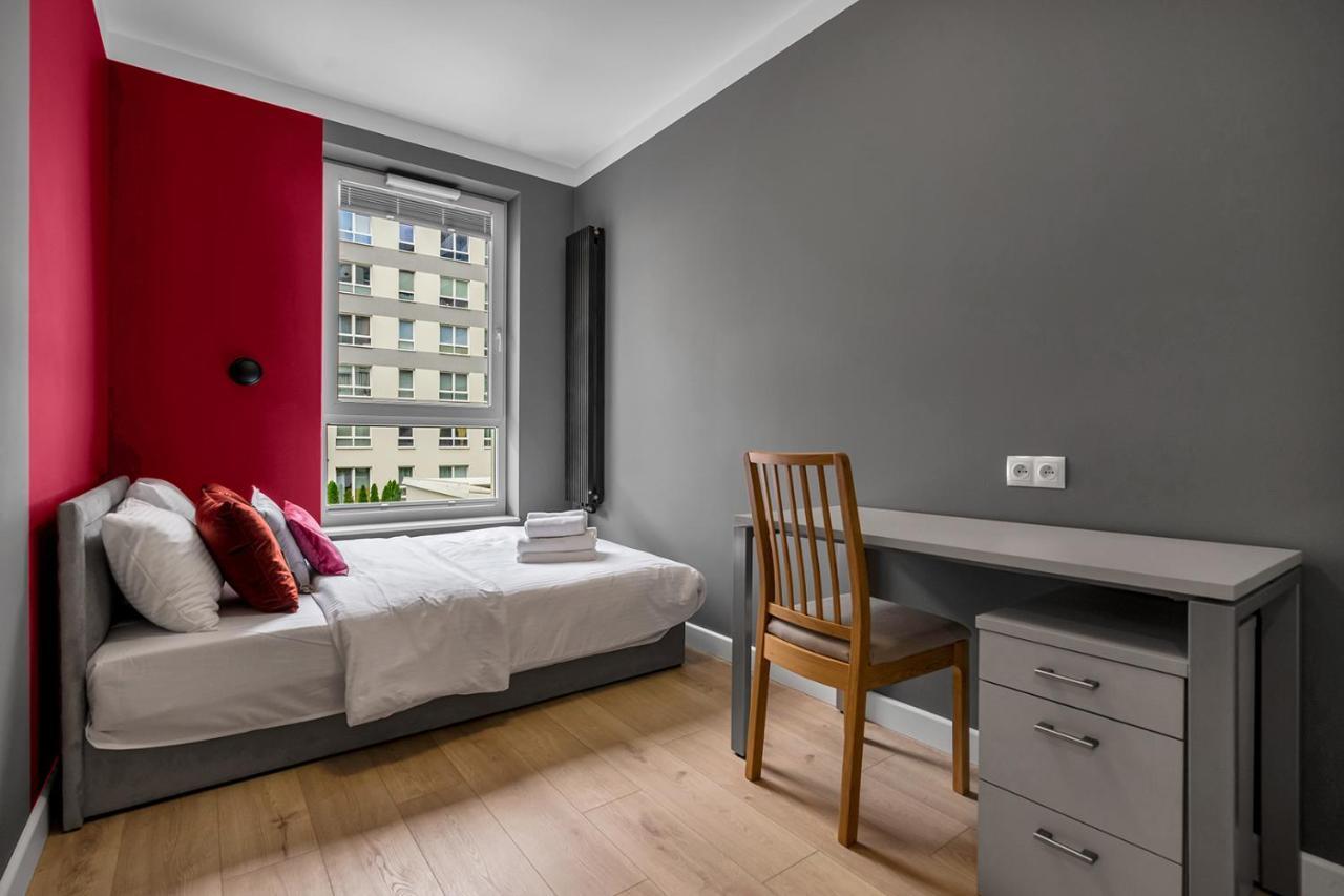 Lotnisko Chopina Modern Apartment Варшава Экстерьер фото